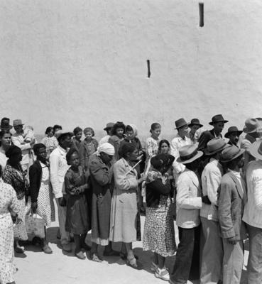 Romaria - Jubileu do Santuário Diocesano do Bom Jesus de Matosinhos - fiéis no adro da basílica