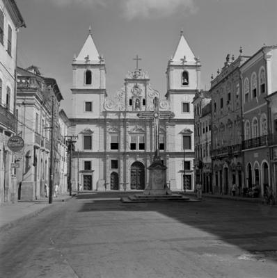 Igreja e Cruzeiro de São Francisco
