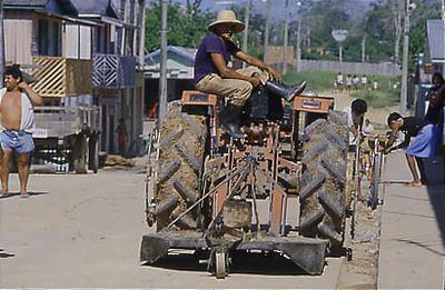 Série Amazonas - Trator