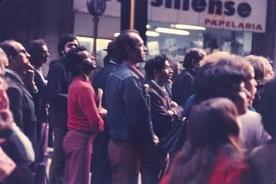 Espectadores assistem ao jogo da Copa do Mundo FIFA