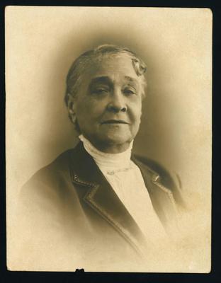 Chiquinha Gonzaga aos 78 anos