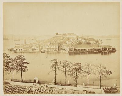 Ilha das Cobras; a partir do Morro de São Bento