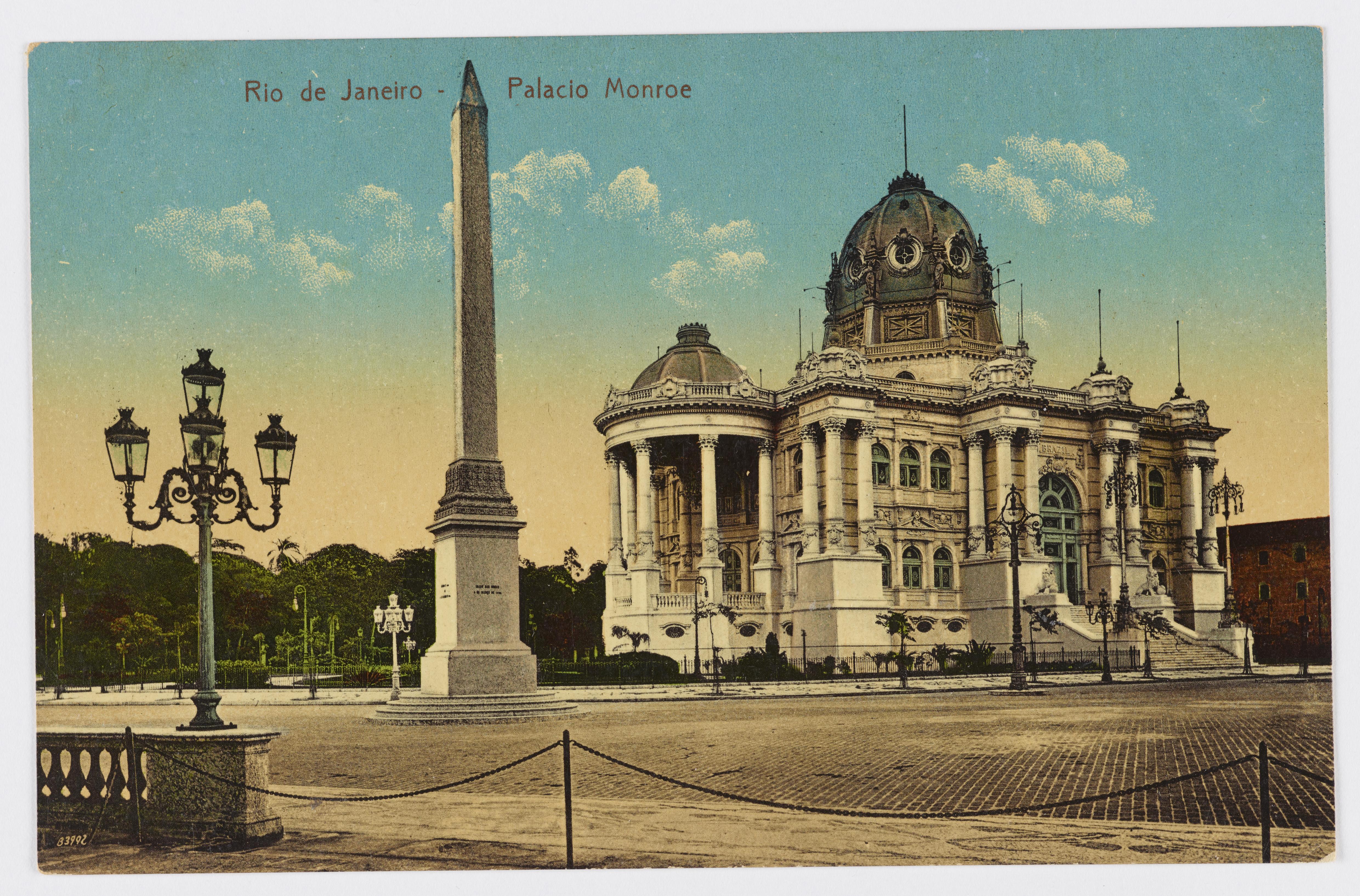Palácio Monroe e Obelisco Comemorativo pela conclusão da Avenida Central, atual Avenida Rio Branco