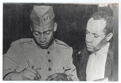 Pelé no Exército (reprodução de periódico)