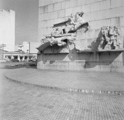 Monumento em homenagem ao Duque de Caxias, de Vitor Brecheret