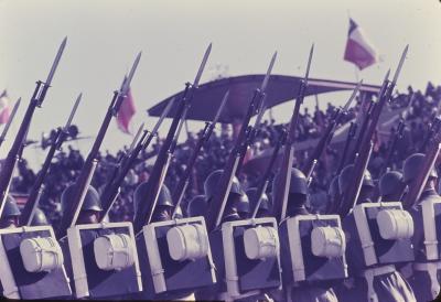 Desfile militar em comemoração à independência chilena