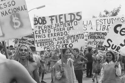 Passeata de calouros da Universidade de Brasília