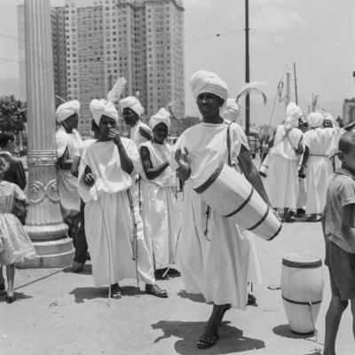 Desfile do Afoxé Filhos de Gandhi