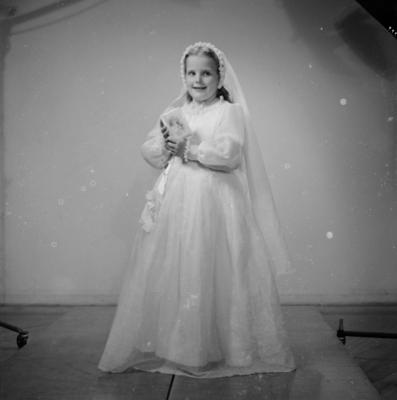 Primeira comunhão de Mavis Reed