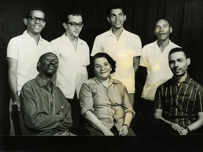 Aracy de Almeida, Turibio Santos e Os Cinco Crioulos