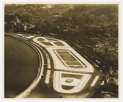 Vista aérea da Glória e do Centro - destaque para a Praça Paris, ao centro