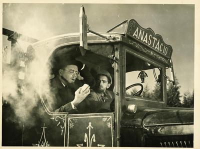 A. C. Carvalho e Mazzaropi no caminhão "Anastácio"