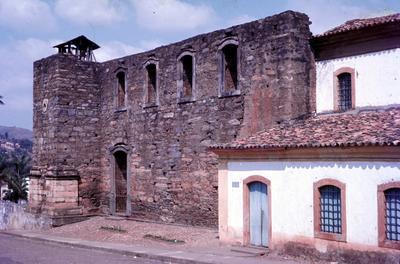 Igreja de Nossa Senhora do Rosário - vista lateral
