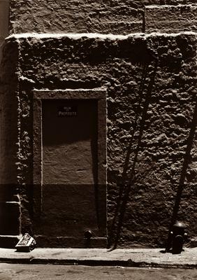 Porta cega na rua do Propósito