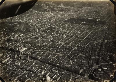 Vista aérea da Avenida Central (atual Rio Branco) e Avenida Marechal Floriano