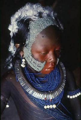 Série Xingu - Criança do povoTxucarramãe adornada para cerimonial das mulheres