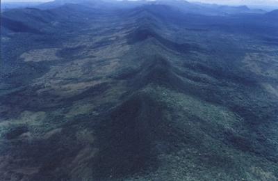 Vista aérea para montanhas