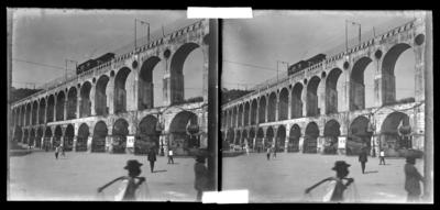 Bonde sobre o Aqueduto da Carioca (Arcos da Lapa)