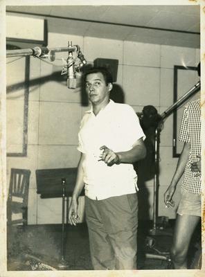 Tom Jobim em estúdio