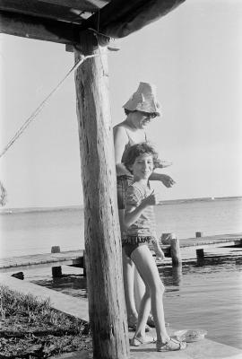 Sylvia Orthof com sua filha. Família e amigos de Jorge Bodanzky