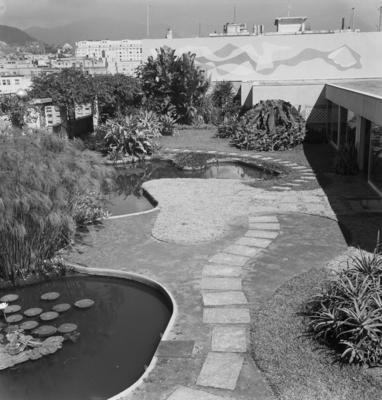 Instituto de Resseguros do Brasil, projeto dos irmãos Marcelo e Milton Roberto, e de Burle Marx