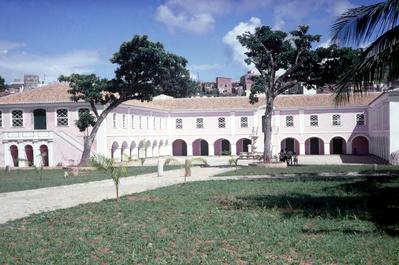 Quinta do Tanque - prédio em torno do pátio (restaurado)