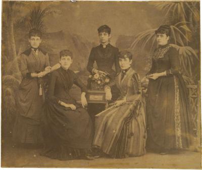 Theodora Amália de Nazareth e cunhadas