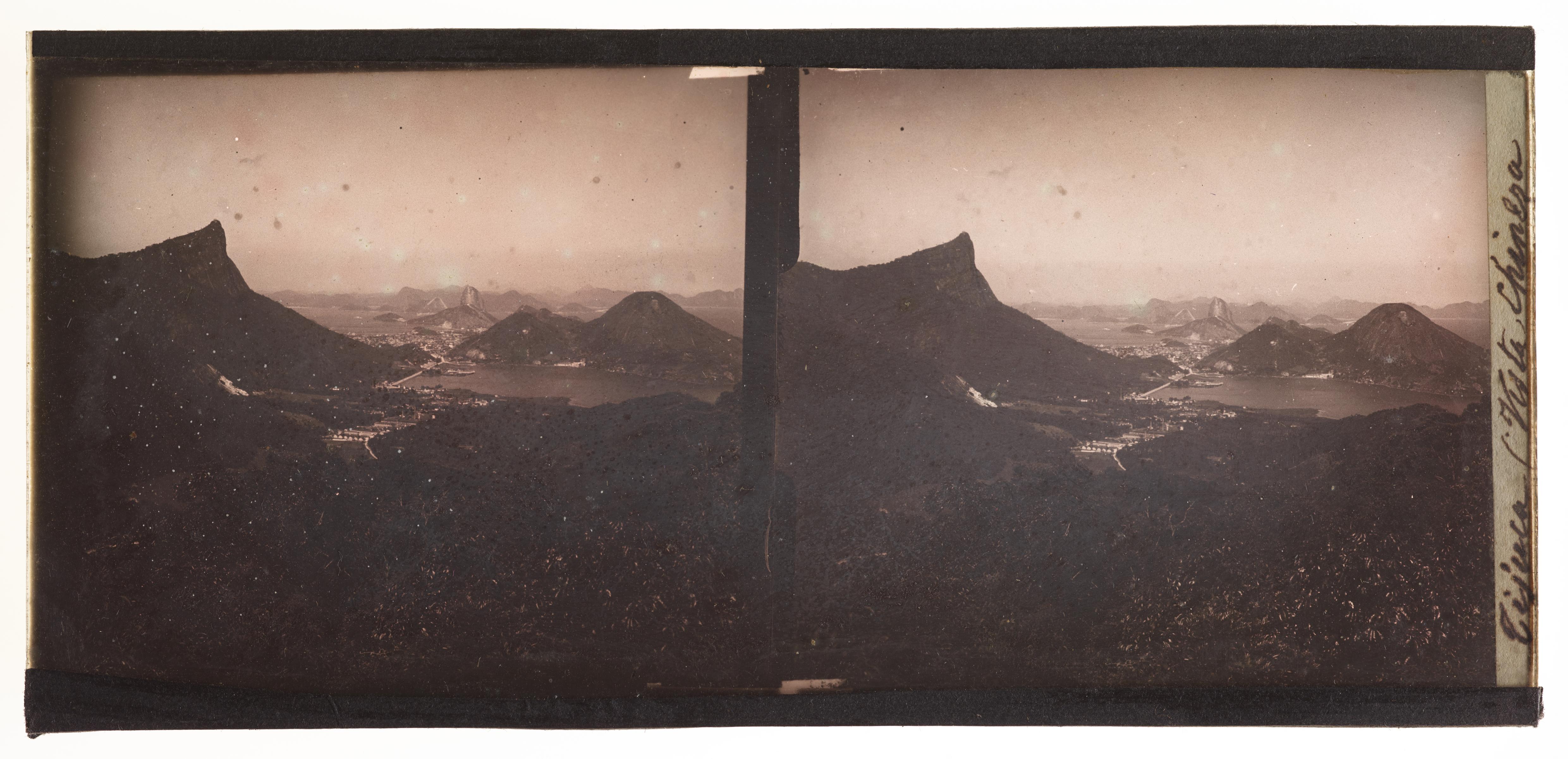 Morro do Corcovado e Lagoa Rodrigo de Freitas vistos do Mirante da Vista Chinesa