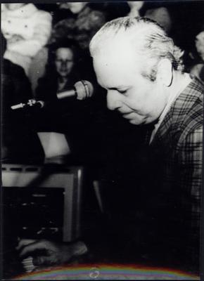 Dick Farney ao piano