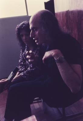 O repórter Karl Brugger entrevista Judith Malina e Julian Beck, criadores do Living Theater, presos em Belo Horizonte