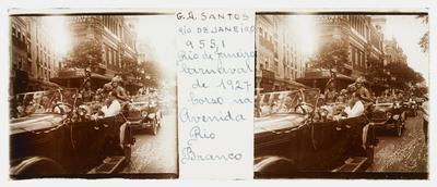 Corso carnavalesco na Avenida Rio Branco