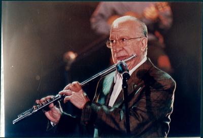 Altamiro Carrilho com a flauta