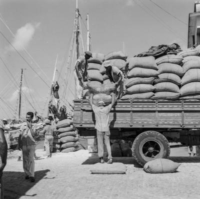 São Luís, movimento no porto