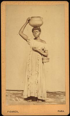 Mulher negra não identificada - vendedora