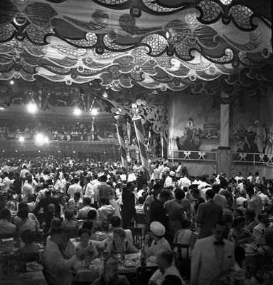 Baile de carnaval no Theatro Municipal do Rio de Janeiro
