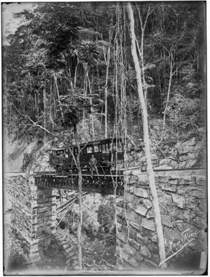 Estrada de Ferro do Corcovado, Ponte das Caboclas, km 2 (aproximadamente)