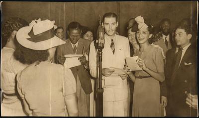 Apresentação de sambistas do Rio