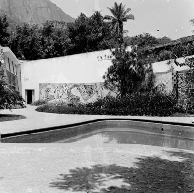 Painel de Burle Marx na residência de Walther Moreira Salles, projeto de Olavo Redig de Campos