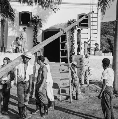 Preparativos para festa junina no Sítio Burle Marx
