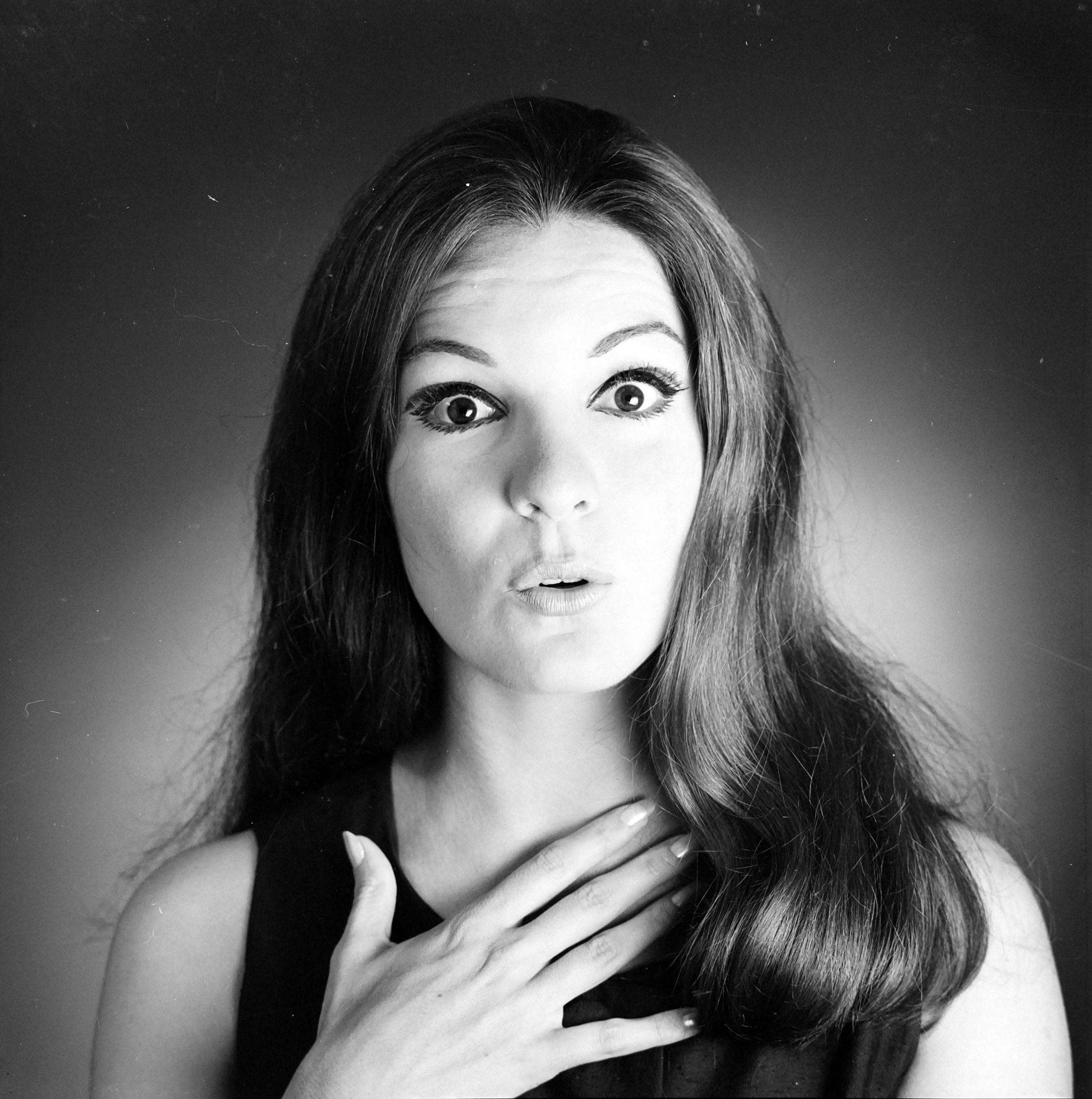 Campanha publicitária da agência J. Walter Thompson para Modess da Johnson & Johnson