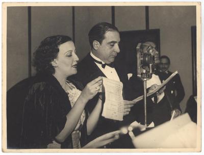 Jayme Costa ao microfone