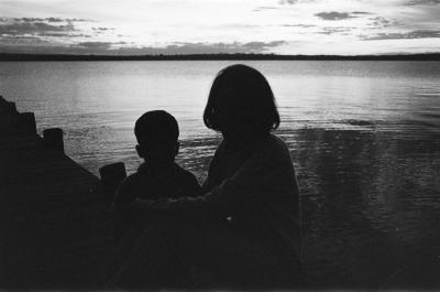 Lena Coelho dos Santos com filhos de Sylvia Orthof