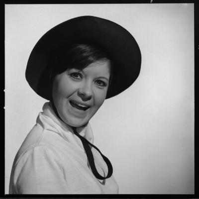 Campanha publicitária da agência J. Walter Thompson para as sandálias Havaianas com Cidinha Campos