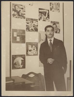 Lúcio Alves com discos