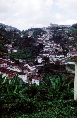 Vista da cidade e Igreja Santa Efigênia (ao fundo)