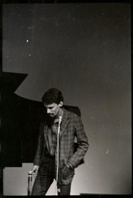 Gonzaguinha ao microfone