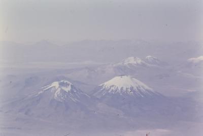 Vista aérea da janela do avião, trajeto entre Buenos Aires (Argentina) e Santiago (Chile)
