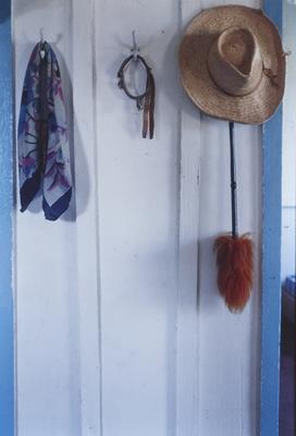 Parede com objetos pendurados