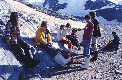 Em primeiro plano, à direita, está Laís Bodanzky