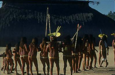 Série Xingu - Mulheres na cerimônia do Yamaricumã